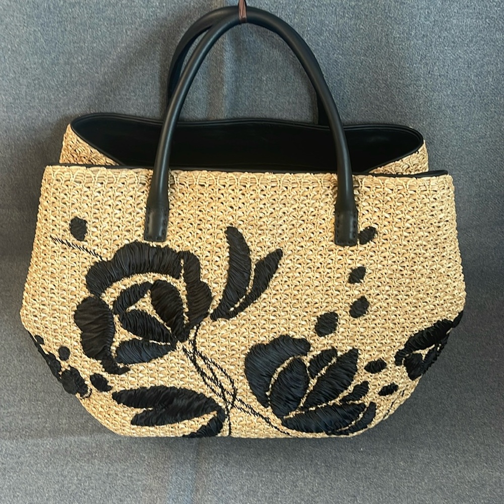 Embroidered straw and leather luxury summer bag